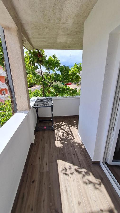Apartmani Mlinar - Studio Apartment Grebastica Bagian luar foto